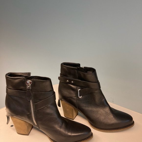 THE WISHBONE COLLECTION Sz 9 Lilla Stacked 3” Heel Zipper Western Style Booties - Picture 5 of 10